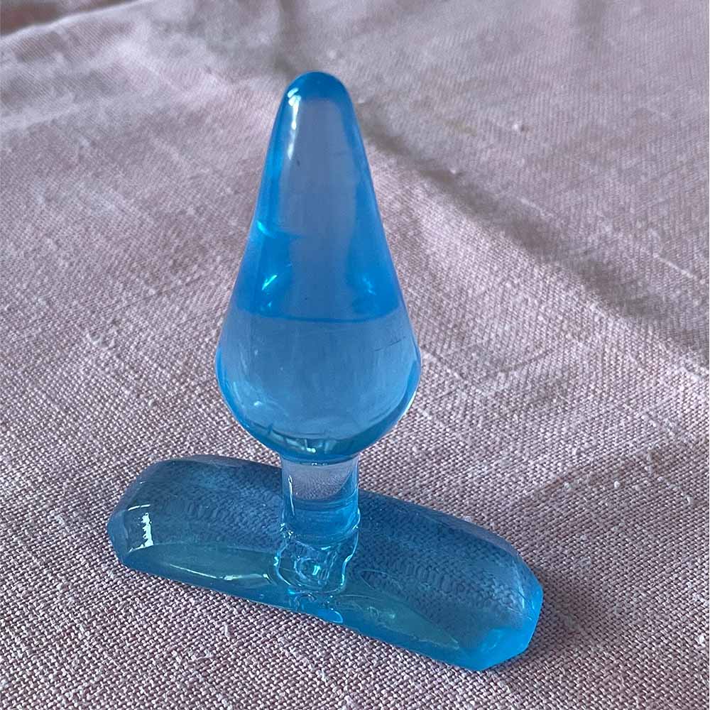 Little buttplug, på tekstil